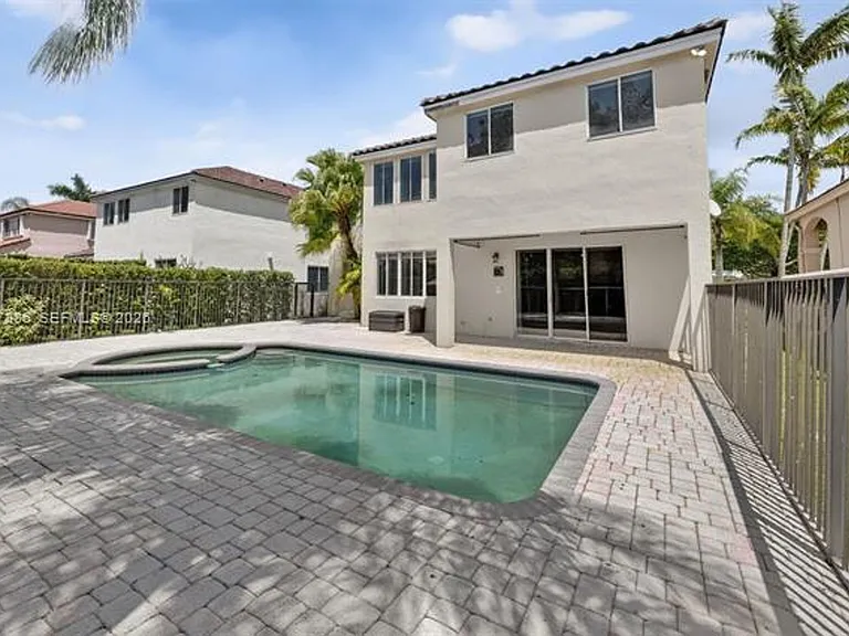 1115 Camellia Cir #0 — Photo 12