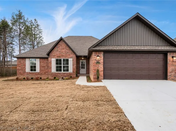 8404 McLaren Dr, Fort Smith, AR 72916