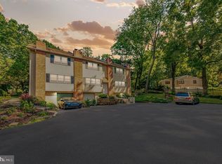 325 Liberty Ln, Wayne, PA 19087