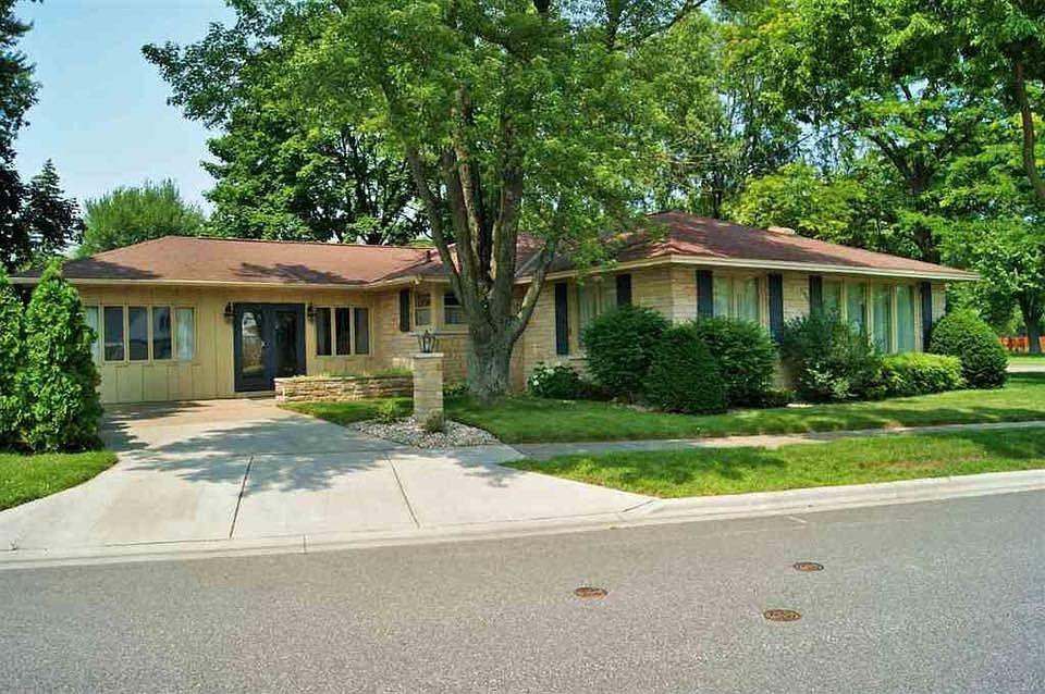 1st image of 1011 Wis River Dr