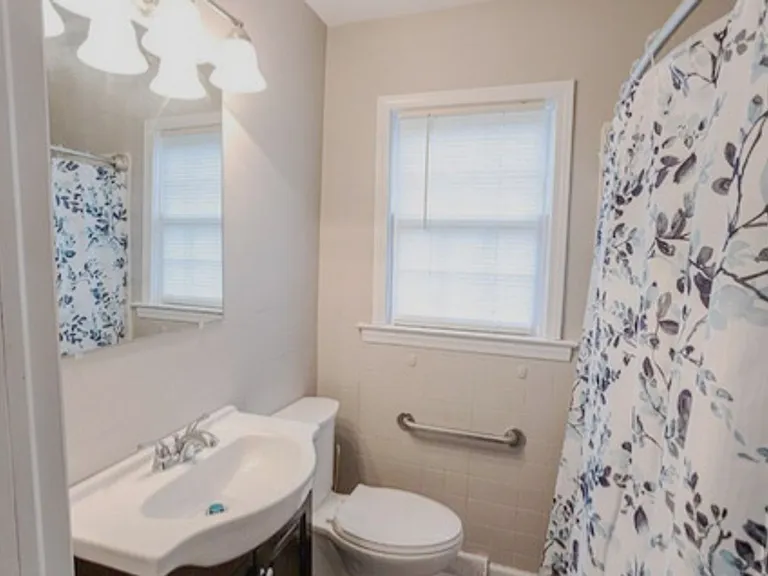 116 Campbell St — Photo 2