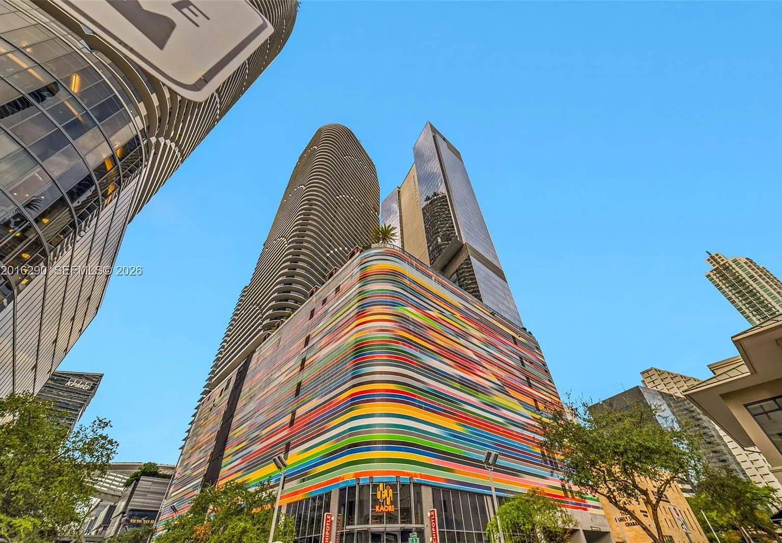 2 bed, 1152 sqft, $8,000 — Photo 2