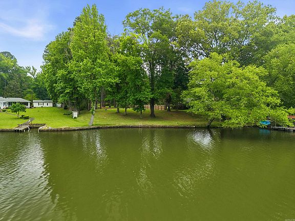 2nd image of 105 Snug Harbor Cir