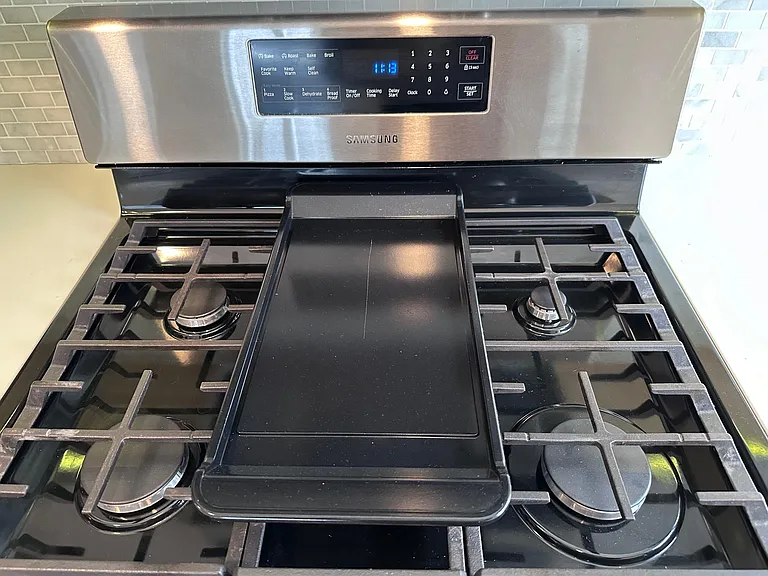 Gas stove