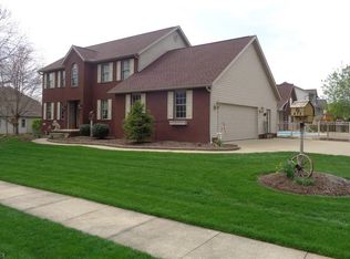 1117 Forrest Ridge Dr, Dover, OH