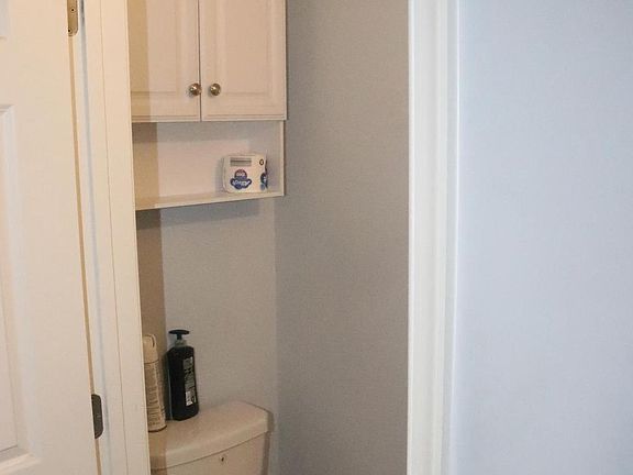 5th image of 749 Villager Cir