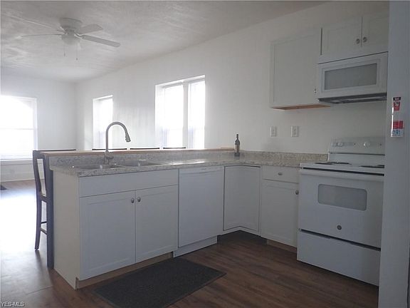 4th image of 71 6th St NW #73
