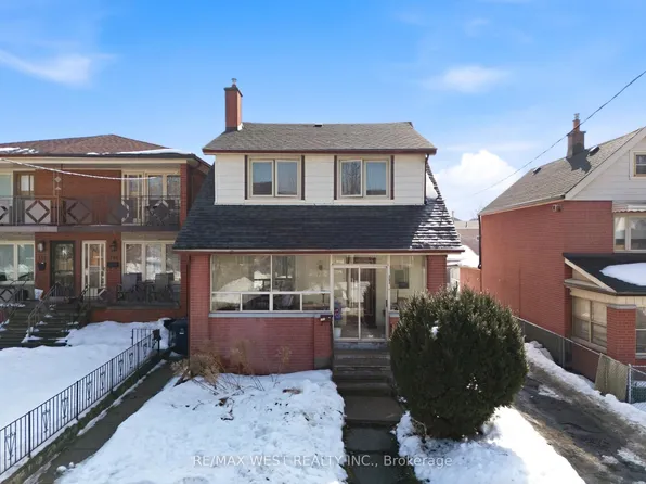 151 Ascot Ave, Toronto, ON M6E 1G5