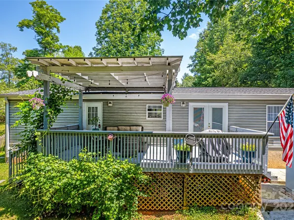 105 Mockingbird Cir, Asheville, NC 28806