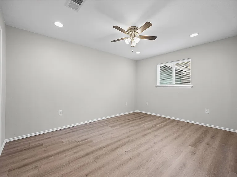 2615 Ektom Dr #B — Photo 14