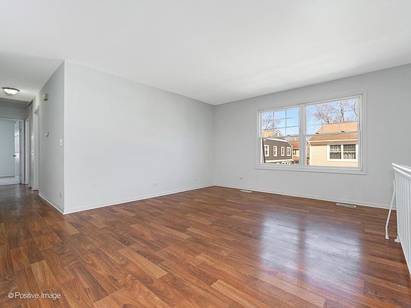 5th image of 341 Meadow Ct