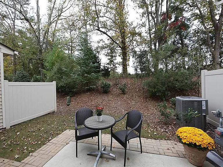 345 Scotlow Way — Photo 13
