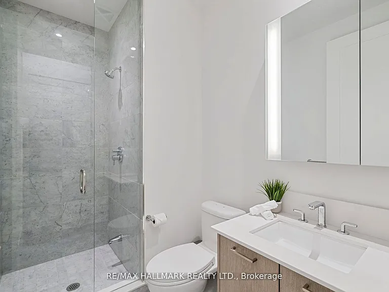 10 York St #6805 — Photo 33