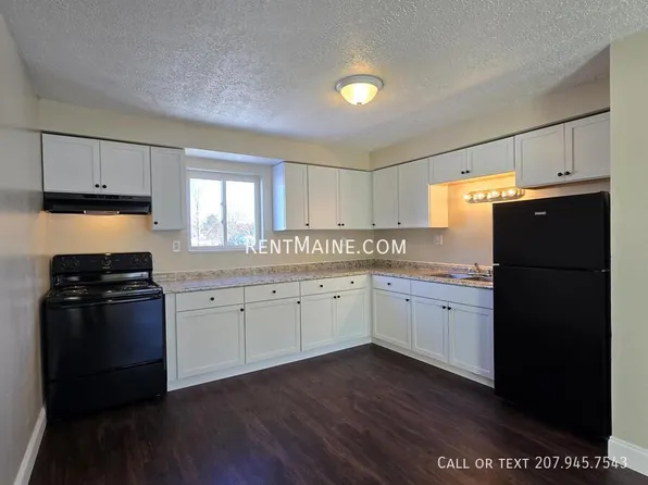 8 Hillside Ln APT 6, Lewiston, ME 04240