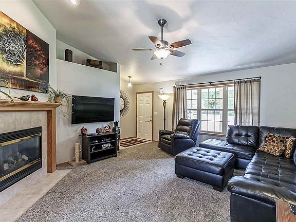 4th image of 2418 Warbler Dr