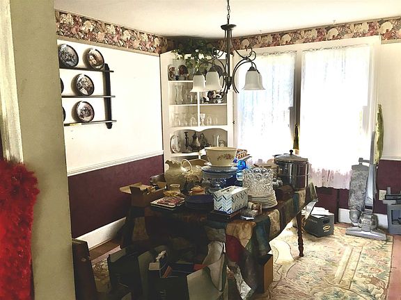 5th image of 28 Mansion Dr