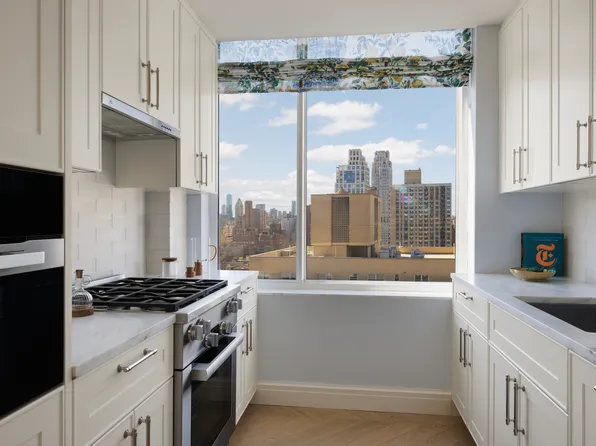 400 East 84th Street image 4 of 22