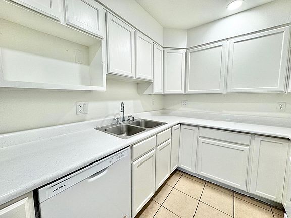 4th image of 735 Joann St APT 6