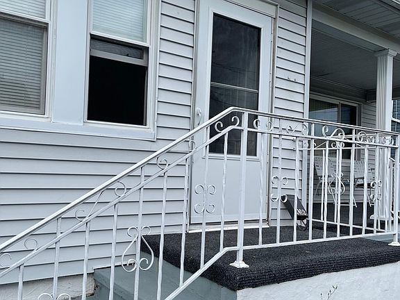 separate entrance with porch