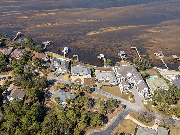 5th image of 2 Emerald Bay Dr