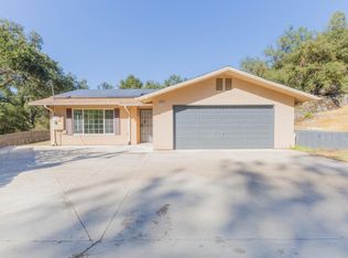 48795 Rock Point Rd, Oakhurst, CA 93644