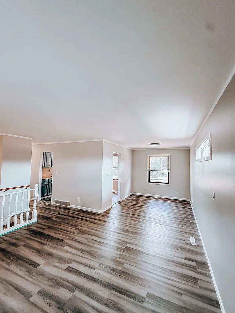 4 bed, 1746 sqft, $2,975 — Photo 3