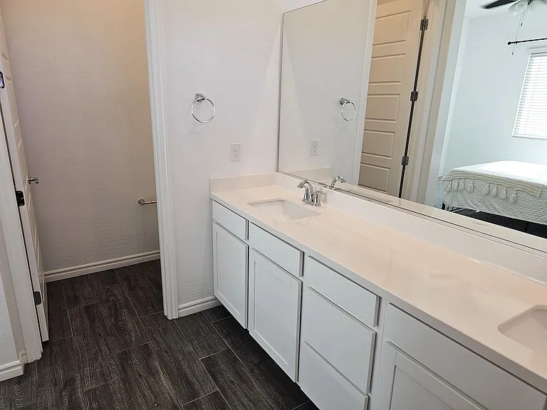 921 Mayfield Manor Ln — Photo 8