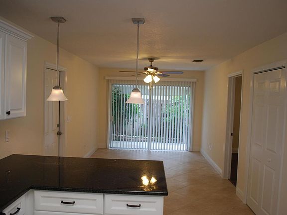 4th image of 4090 Lakespur Cir S
