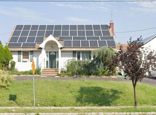 126 Metlars Ln, Piscataway, NJ 08854