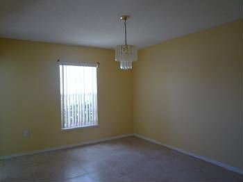 4th image of 213 Sawyerwood Pl
