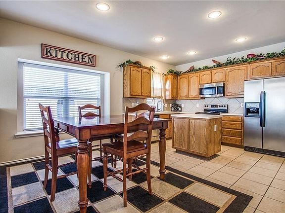 5th image of 12829 Farmington Dr
