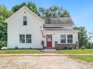 303 W Walnut St, Claypool, IN 46510