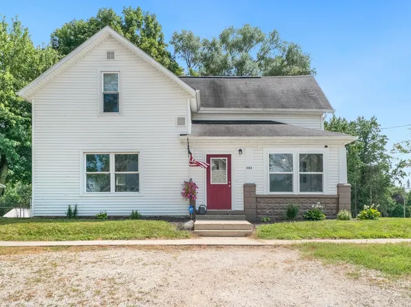 303 W Walnut St, Claypool, IN 46510