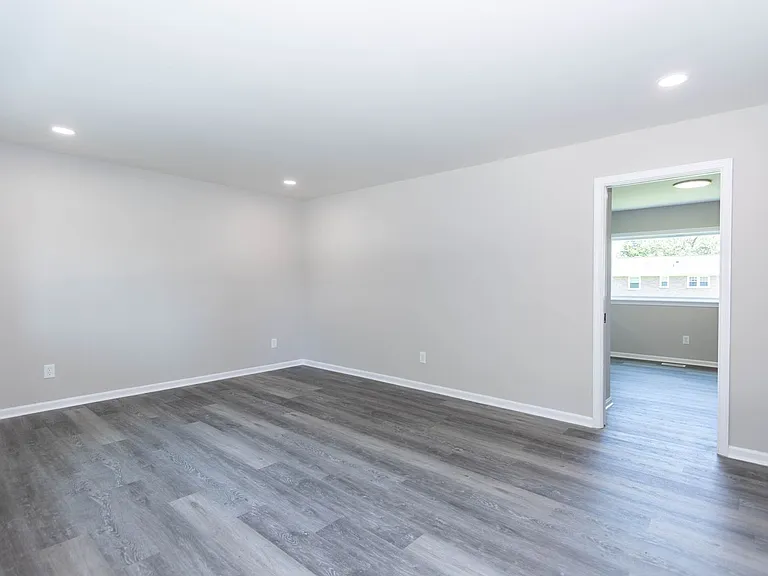 724 Lucas Creek Rd — Photo 6