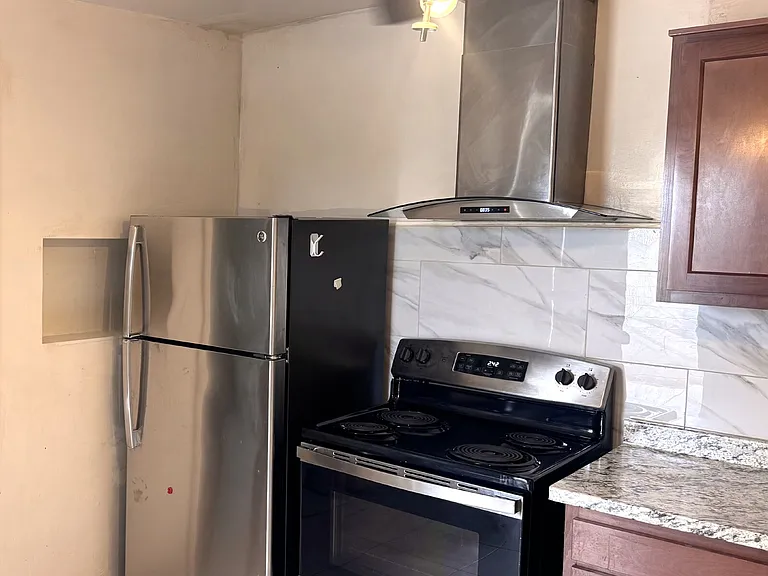 2102 W Mariposa St #10 — Photo 1