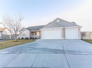 9704 Buckingham Dr, Pasco, WA 99301