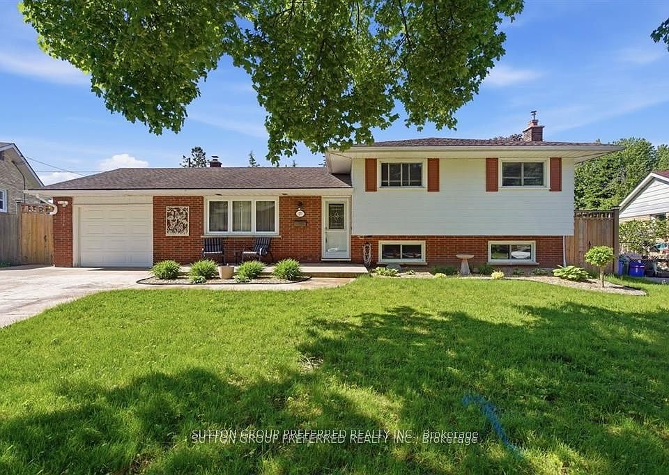 1st image of 27 Stormont Dr