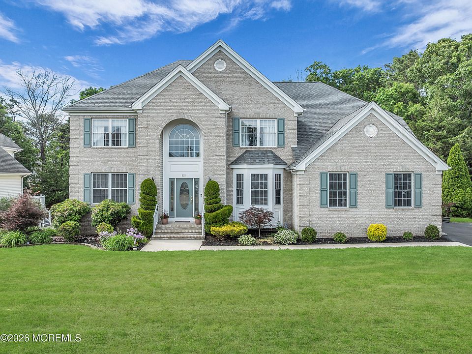 1st image of 621 Windcrest Court