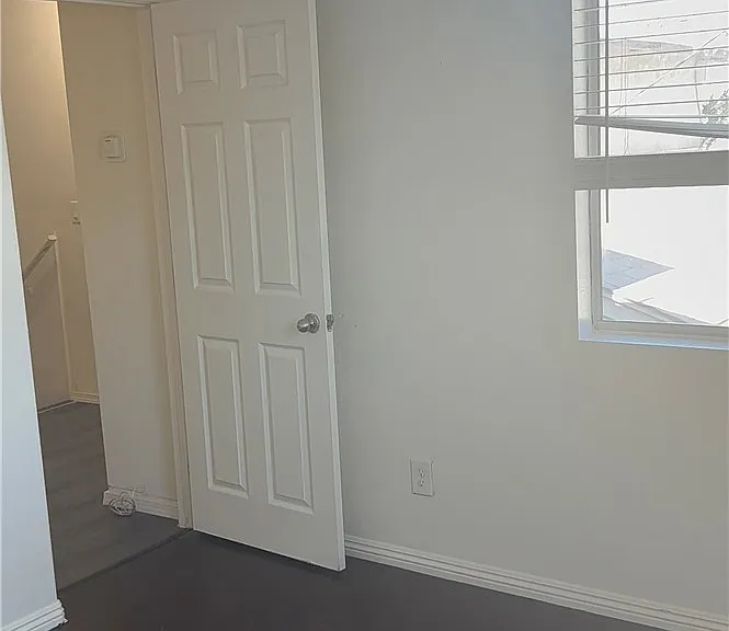 218 E 25th St — Photo 13