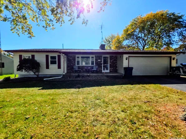 7215 Calkins Rd, Flint, MI 48532