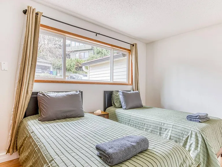3131 SW Sherwood Pl — Photo 12