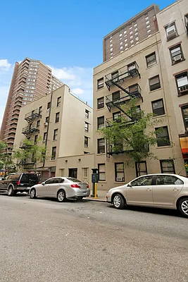 Rented by Douglas Elliman | media 7