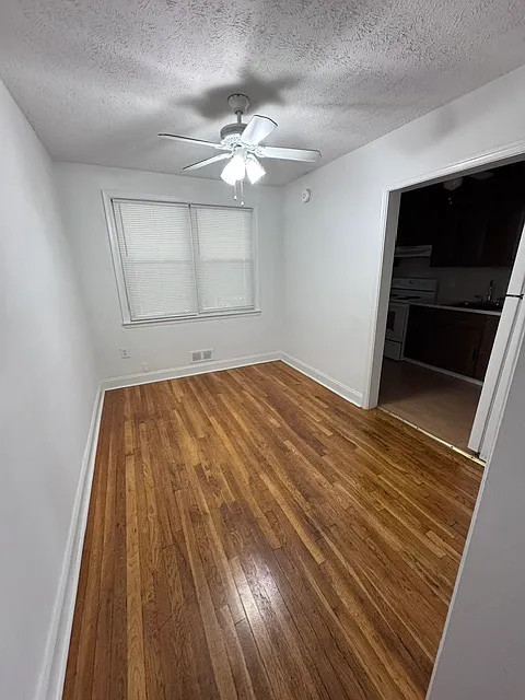 2 bed, 896 sqft, $1,800 — Photo 4