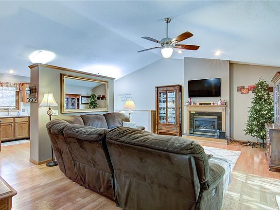 3rd image of 3237 Fern Court