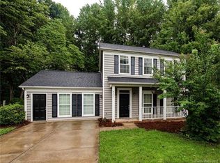 9201 Rotherham Ln, Charlotte, NC 28216