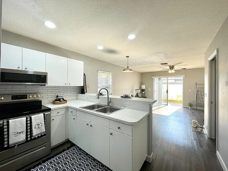 Village Park Townhomes | 2 & 3 Bedroom Apartments in Lady Lake, FL — Photo 48