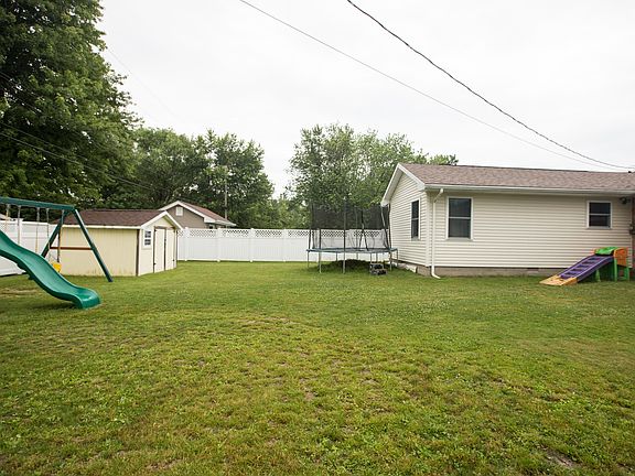 4th image of 350 Elmsford Dr
