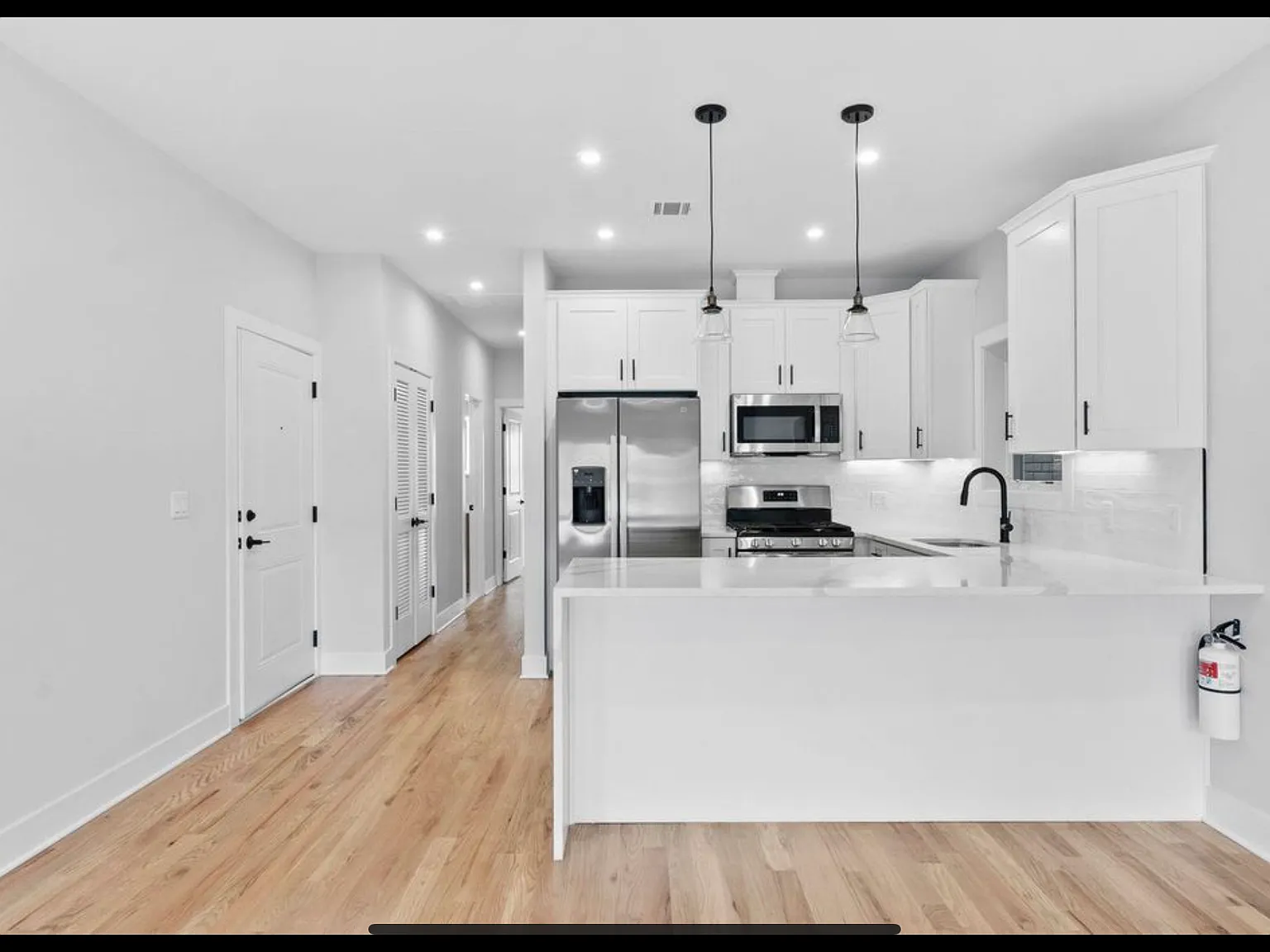2 bed, 1027 sqft, $2,800 — Photo 4