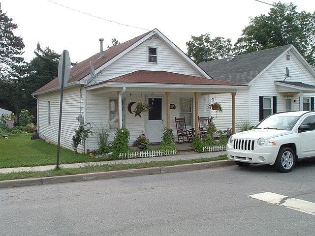 1st image of 115 S Forest St