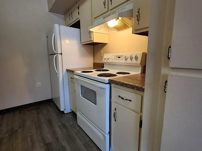 224 Heritage Cir — Photo 2